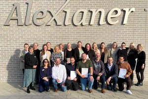 Insgesamt 23 Teilnehmer erfolgreich ihre Prüfung als verantwortliche Pflegefachkraft abgelegt.