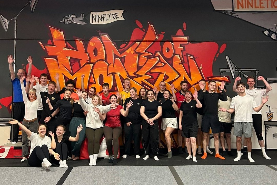 Beim Kurs „Stronger Together“ haben unsere Physio-Azubis erlebt, wie Functional Training, Life Kinetik und Teambuilding nicht nur den Körper, sondern auch Kopf und Gemeinschaft stärken.