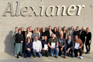 Insgesamt 23 Teilnehmer erfolgreich ihre Prüfung als verantwortliche Pflegefachkraft abgelegt.